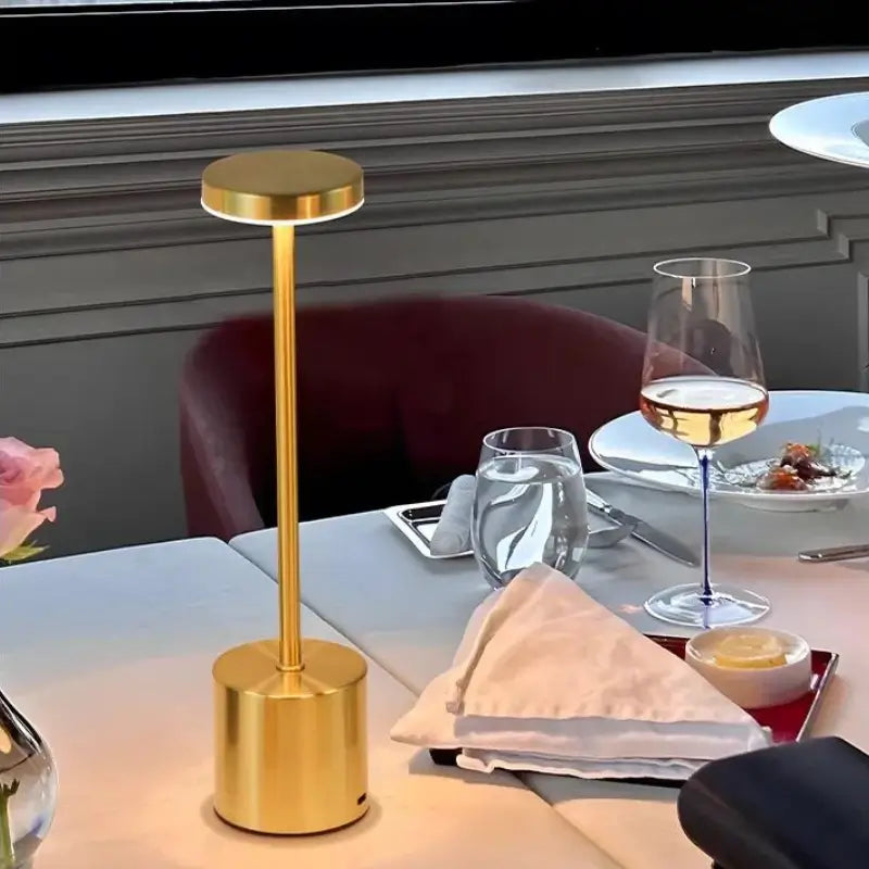 Luminária de Mesa Sem Fio - Zatto