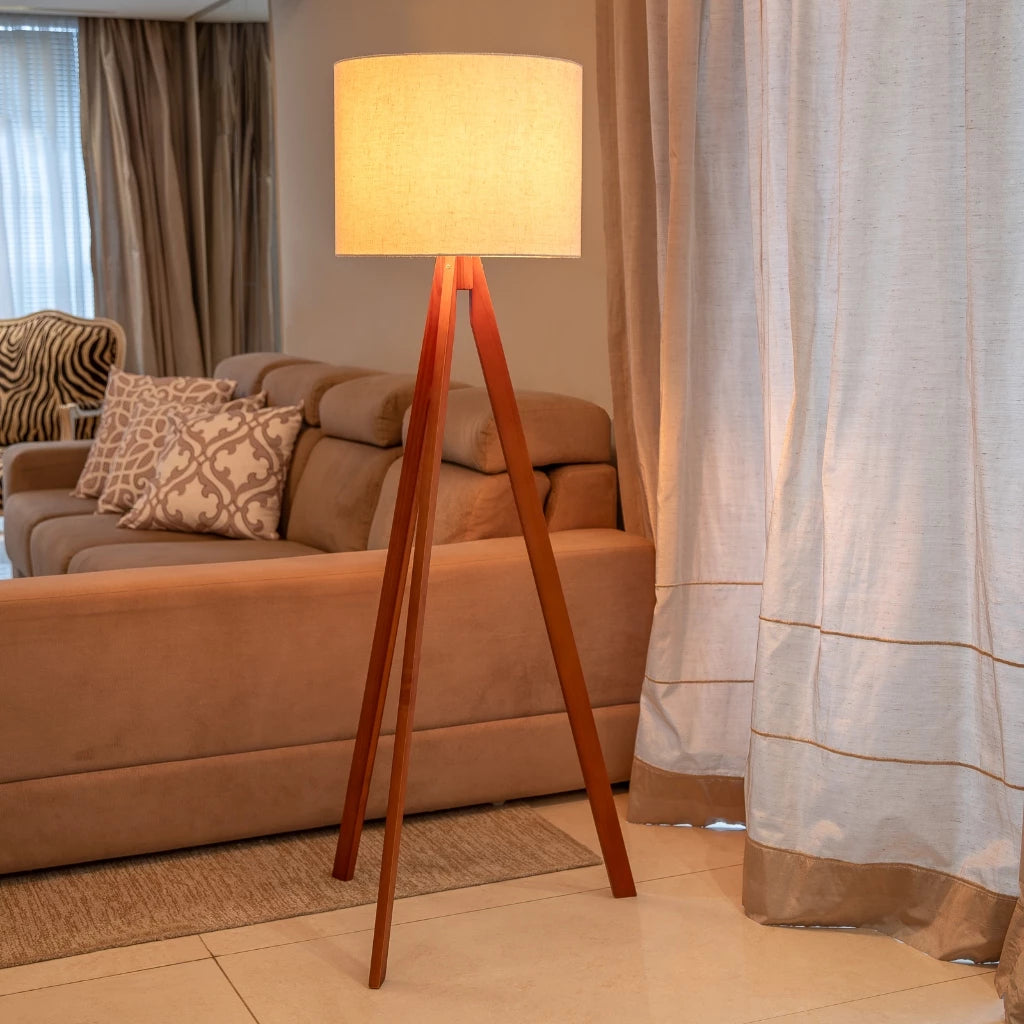 abajur-de-chao-madeira-rustico-para-sala-e-quarto-zatto4