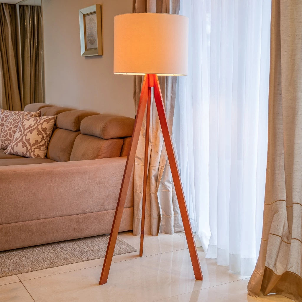 abajur-de-chao-madeira-rustico-para-sala-e-quarto-zatto8